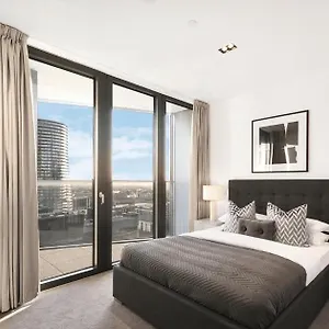 Luxury Balcony Apartment, Canary Wharf Apartment